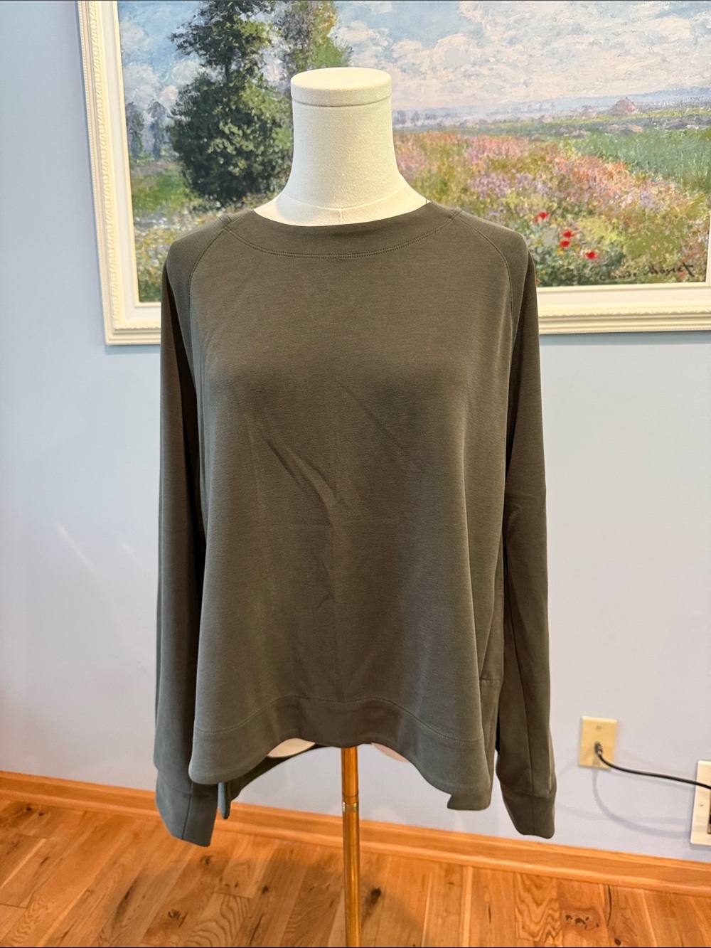 Athleta Olive Green Long Sleeve Crewneck Tee